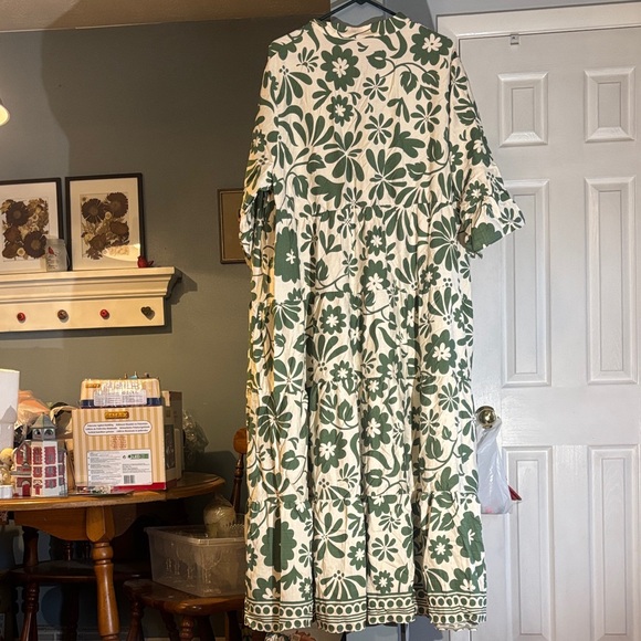 NWOT-Floral Green and White Women's Maxi  Dress - Picture 3 of 9